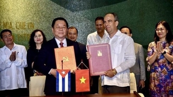 Vietnam, Cuba strengthen cooperation in ideological, communications work
