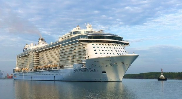 Spectrum of the Seas, Asia's largest luxury cruise ship docks the Cai Mep-Thi Vai port in Ba Ria-Vung Tau province on August 22. (Photo: plo.vn)