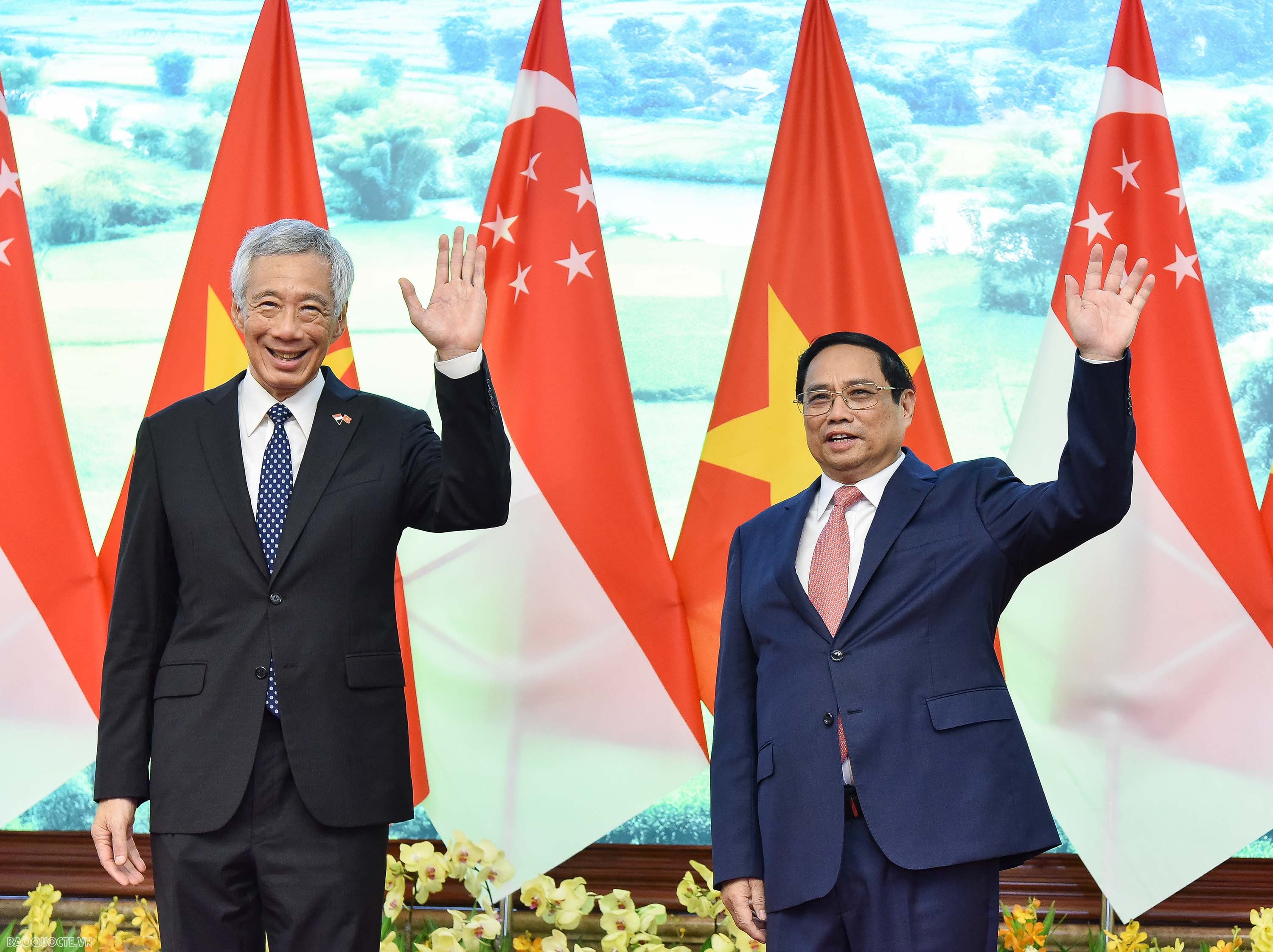 Ngày cuối cùng trong chuyến thăm Việt Nam, Thủ tướng Lý Hiển Long và Thủ tướng Phạm Minh Chính sẽ đồng chủ trì một loạt các hoạt động: Dự Hội nghị thúc đẩy triển khai thực hiện các dự án hợp tác đầu tư Việt Nam-Singapore; gặp gỡ các sinh viên tiêu biểu và