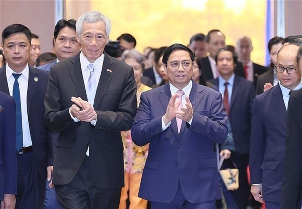 Vietnamese, Singaporean Prime Ministers attends investment promotion conference