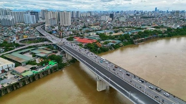 PM attends inauguration of second-phase Vinh Tuy bridge