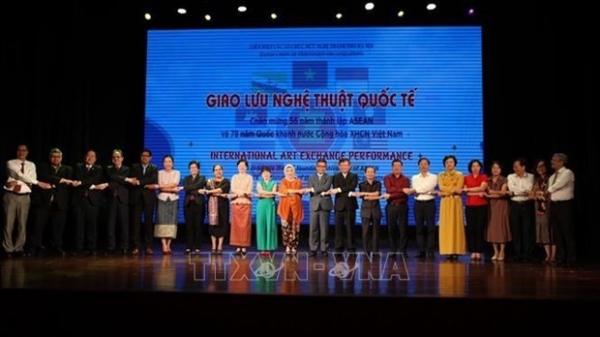 Art exchange brings ASEAN countries closer