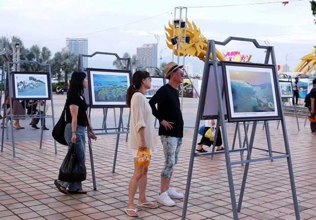 Photo exhibition features Da Nang’s development
