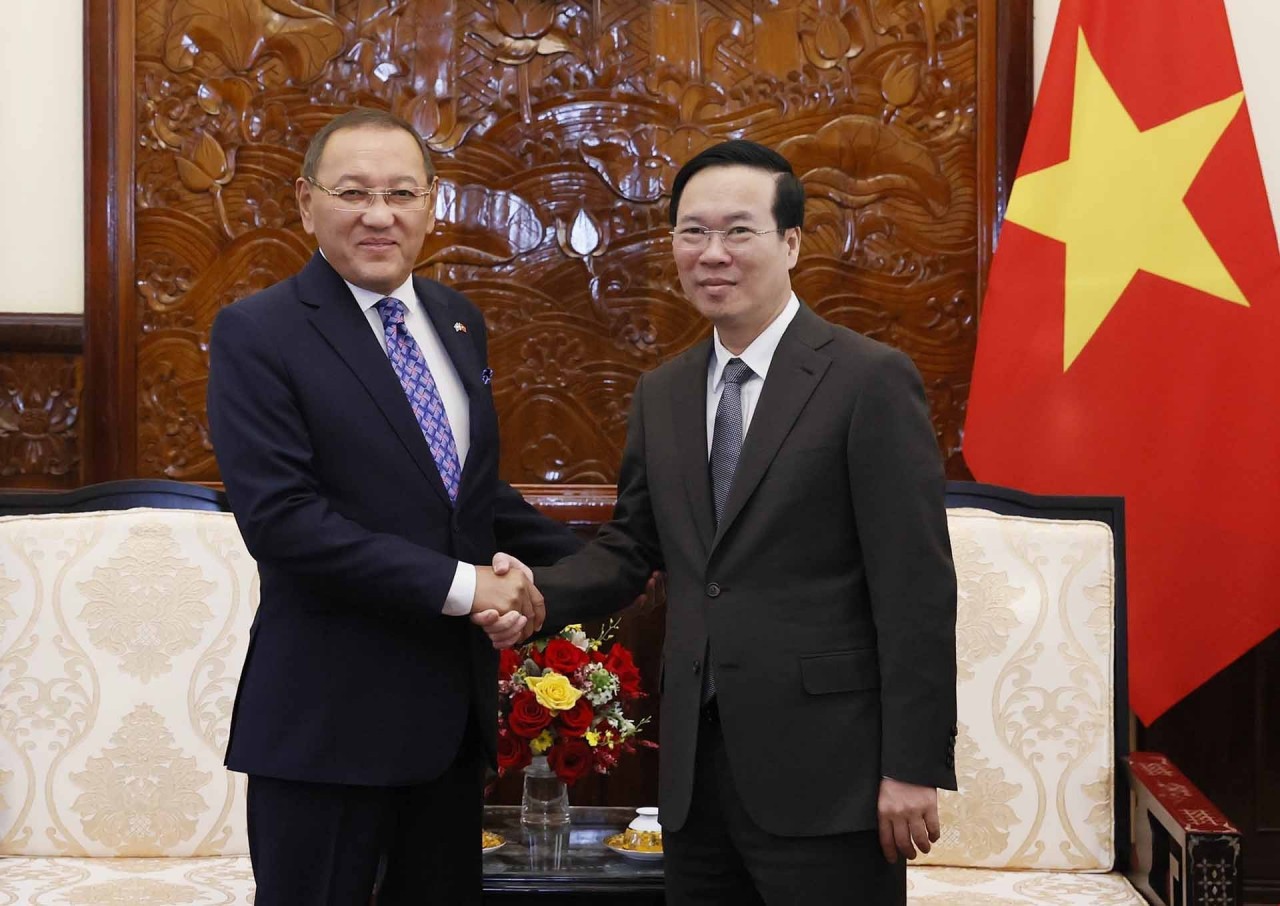President Vo Van Thuong receives Kazakh Ambassador in Hanoi
