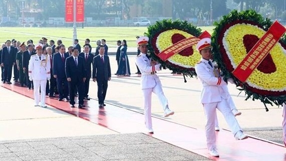 Leaders pay tribute to President Ho Chi Minh on 78th National Day