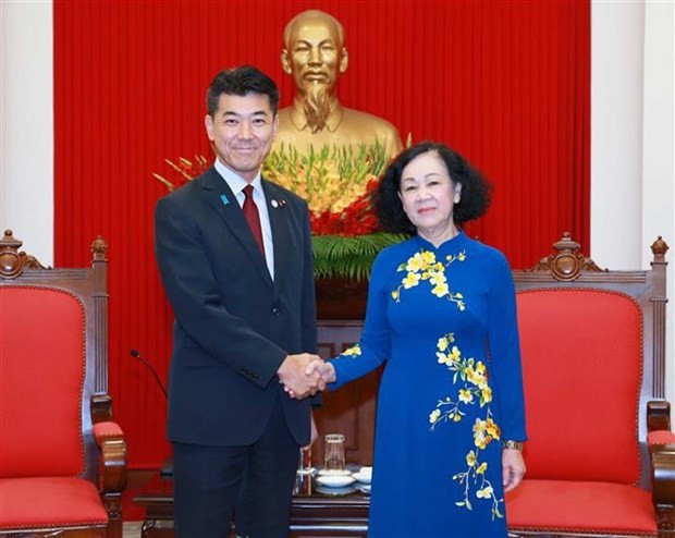 Party Politburo member Truong Thi Mai receives Japan's party delegation