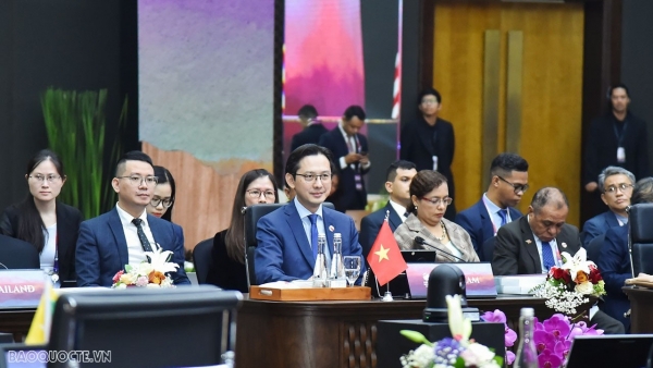 Vietnam attends ASEAN Foreign Ministers’ Meeting