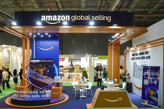 Amazon Global Selling kicks off activities at VIFA ASEAN 2023, a destination to explore and experience export models for the furniture and handicraft industry. (Photo Courtesy Amazon Global Selling Vietnam)