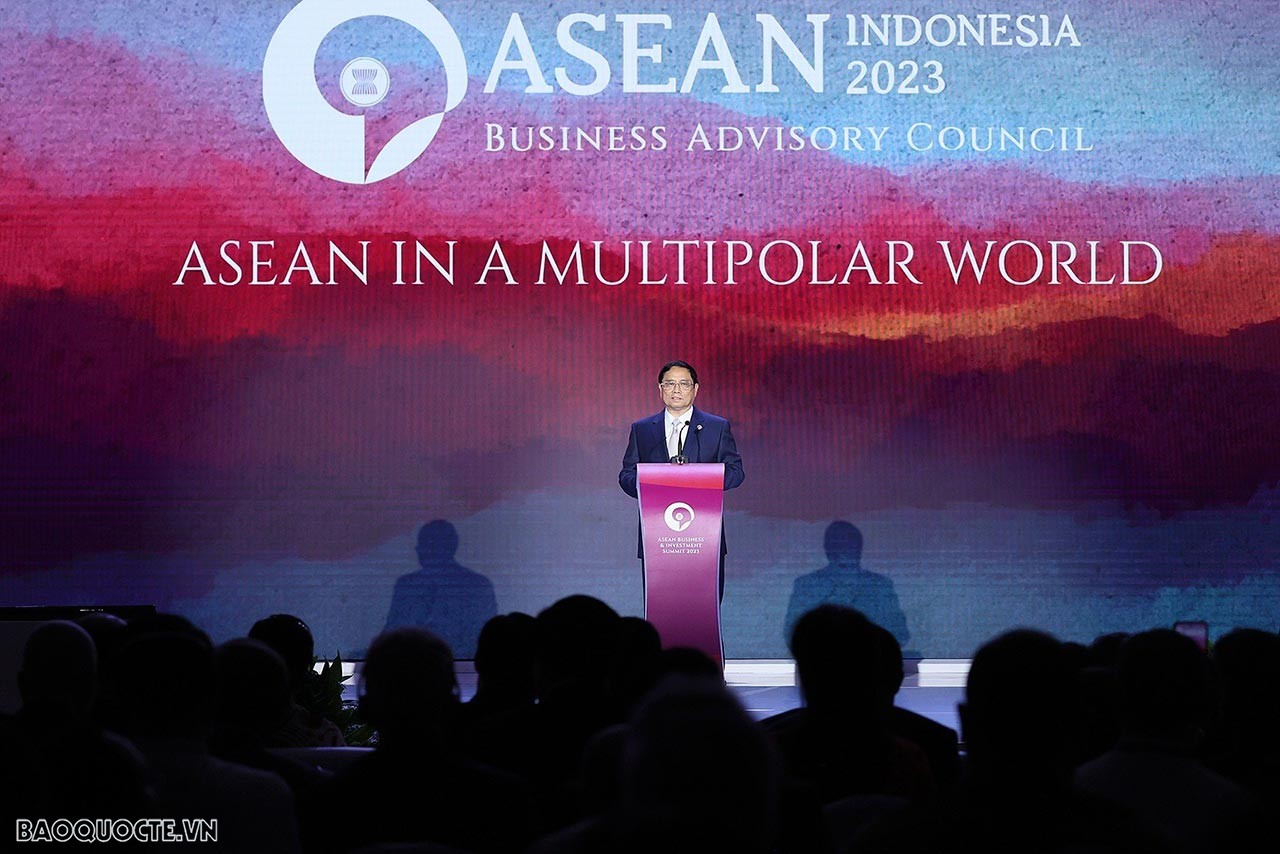Prime Minister delivers speech at ASEAN Business and Investment Summit