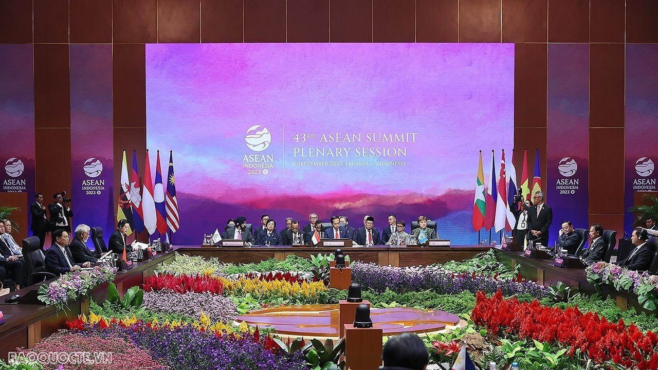 PM Pham Minh Chinh delivered speech at plenary session of 43rd ASEAN Summit