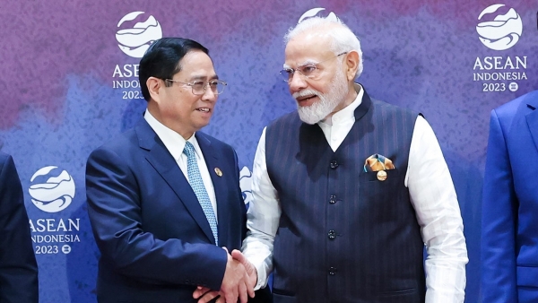 PM Pham Minh Chinh meets with Indian, Bangladeshi leaders in Jakarta