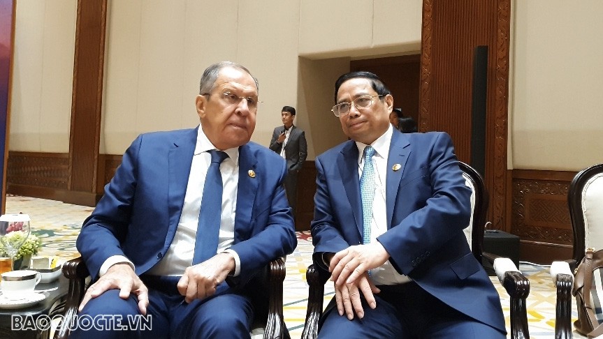 Prime Minister Pham Minh Chinh meets Russian Foreign Minister in Jakarta
