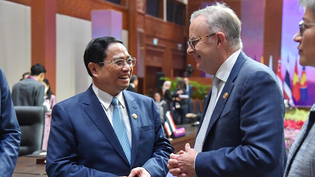 Vietnam, Australia Prime Ministers meet in Jakarta