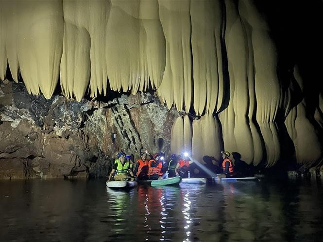 The cave features an underground stream originating from the Vietnam-Laos border. (Photo: VNA)