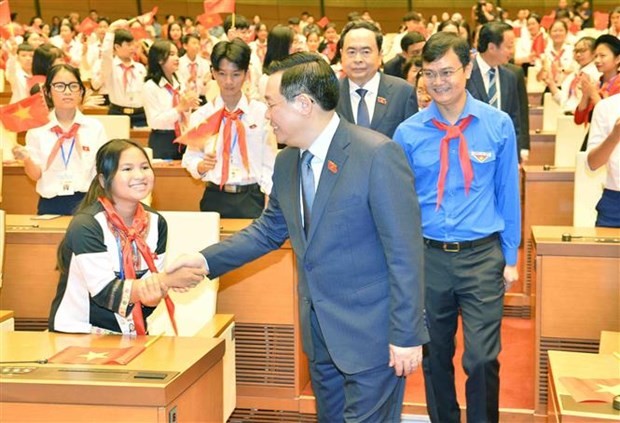 National Assembly Chairman Vuong Dinh Hue attends the first Top legislator attends first 'Children's National Assembly' mock session
