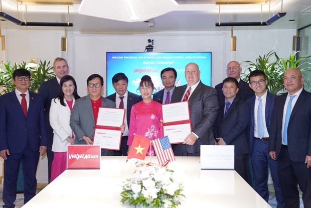 Vietjet, Carlyle Group sign MoU for aircraft funding in Hanoi