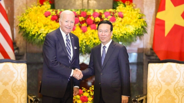 President Vo Van Thuong meets with US President Joe Biden in Hanoi