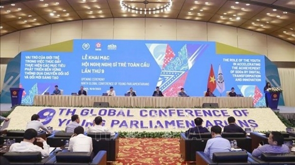 NA Chairman Vuong Dinh Hue attends rehearsal for 9th Young Parliamentarian Conference