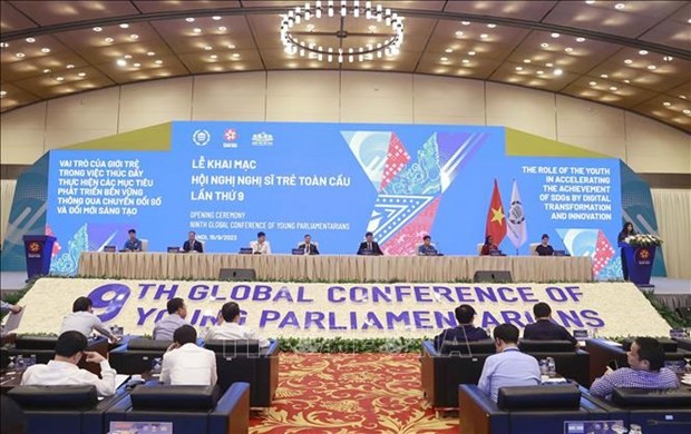 NA Chairman Vuong Dinh Hue attends rehearsal for 9th Young Parliamentarian Conference