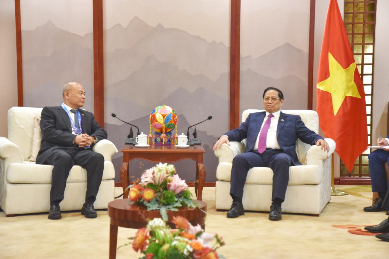 Prime Minister meets leaders of leading Chinese conglomerates