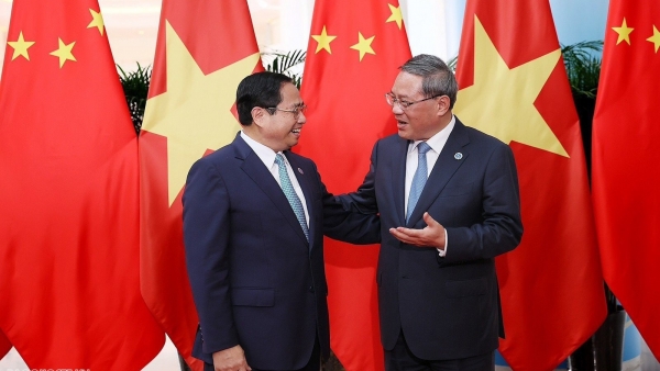 Prime Minister Pham Minh Chinh held talks with Chinese Premier