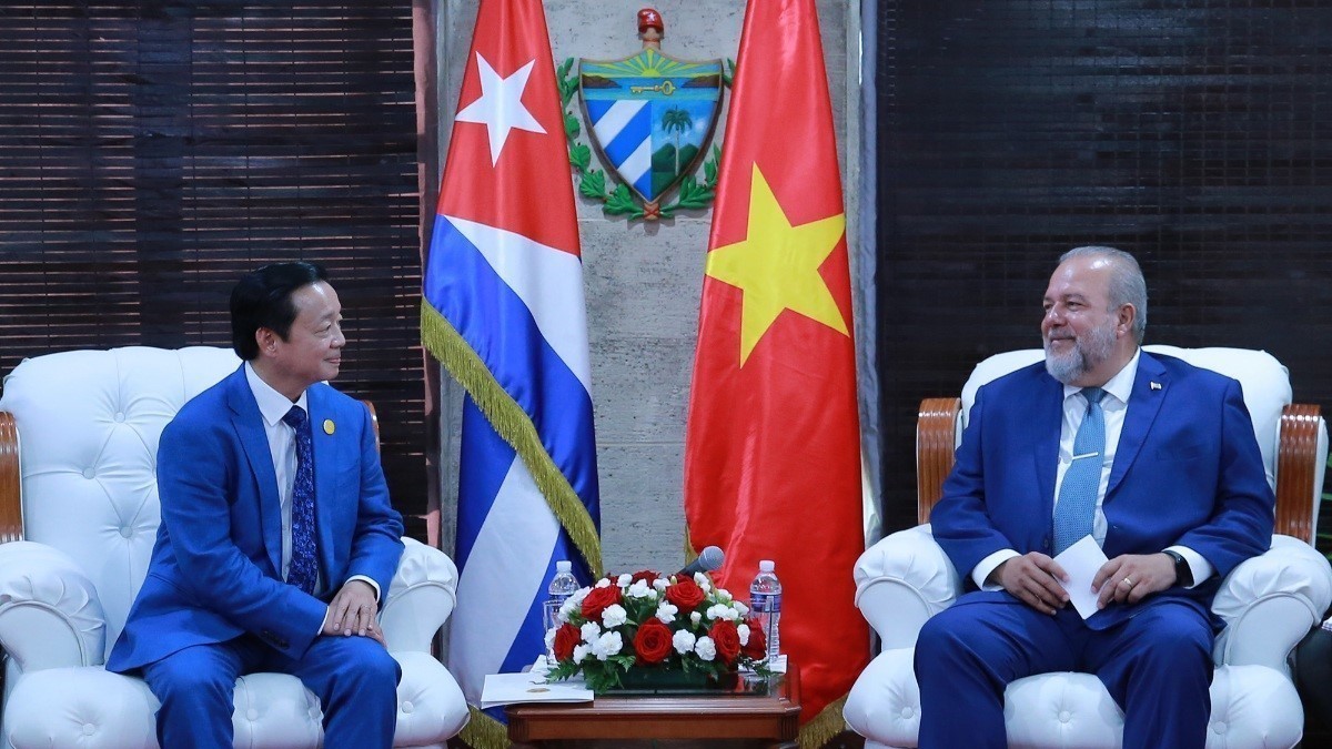 Deputy PM Tran Hong Ha meets Cuban PM
