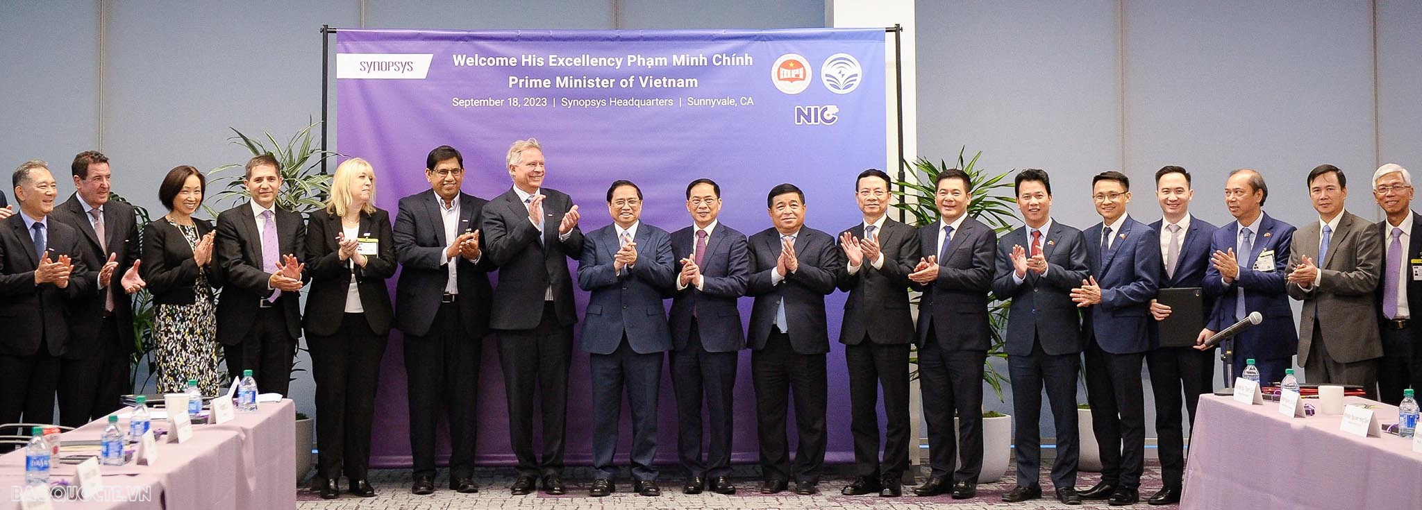 PM Pham Minh Chinh visits leading tech firms in Silicon Valley