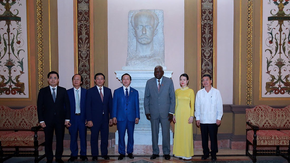 Vietnamese Deputy Prime Minister meets with Cuban leaders