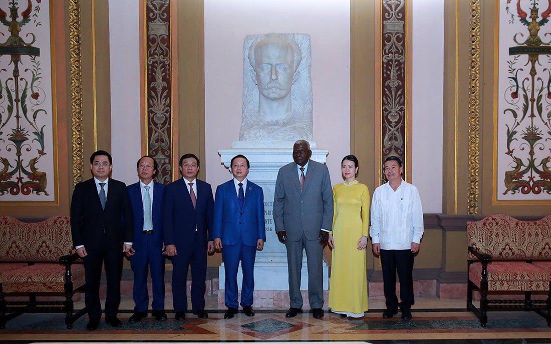 Vietnamese Deputy Prime Minister Tran Hong Ha paid a courtesy call on President of the National Assembly of People's Power of Cuba Esteban Lazo Hernández. 