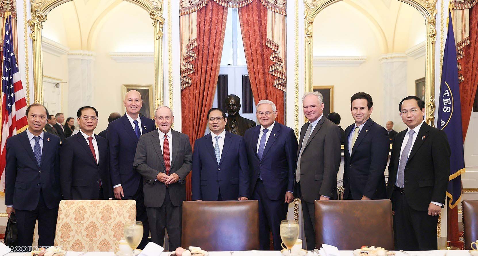 PM Pham Minh Chinh meets leaders of US Senate Committee on Foreign Relations