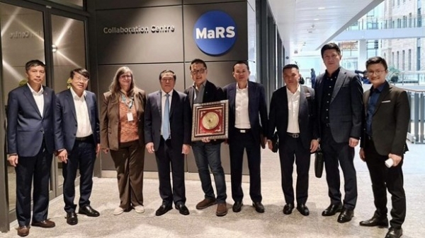 Party delegation learns Canada's innovation experience