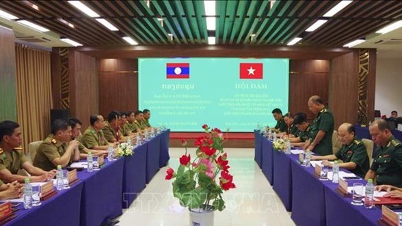 Border Guard Commands of Vietnamese, Lao provinces foster ties in border management