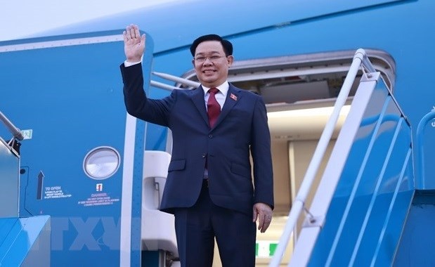 NA Chairman Vuong Dinh Hue left Hanoi, starting official visits to Bangladesh, Bulgaria