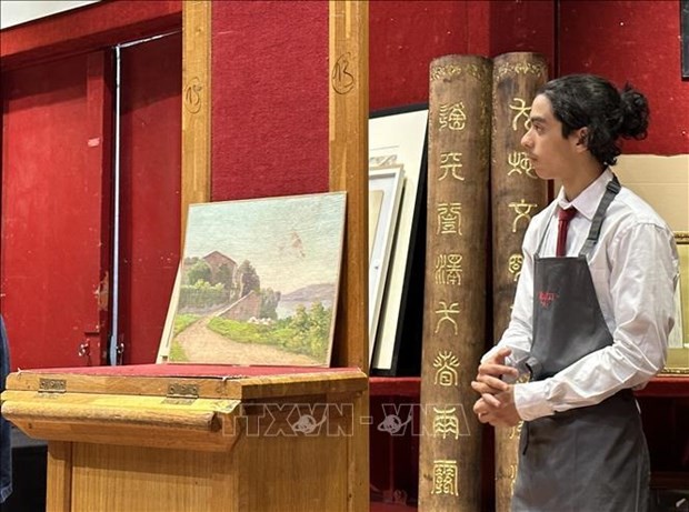 Paintings of King Ham Nghi auctioned in France