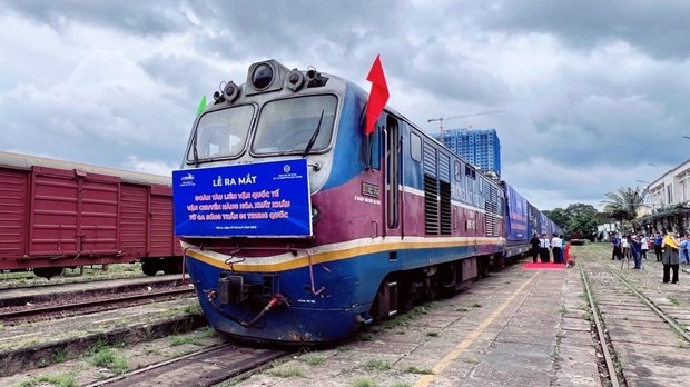 Train carrying exports to China from Binh Duong province debuts