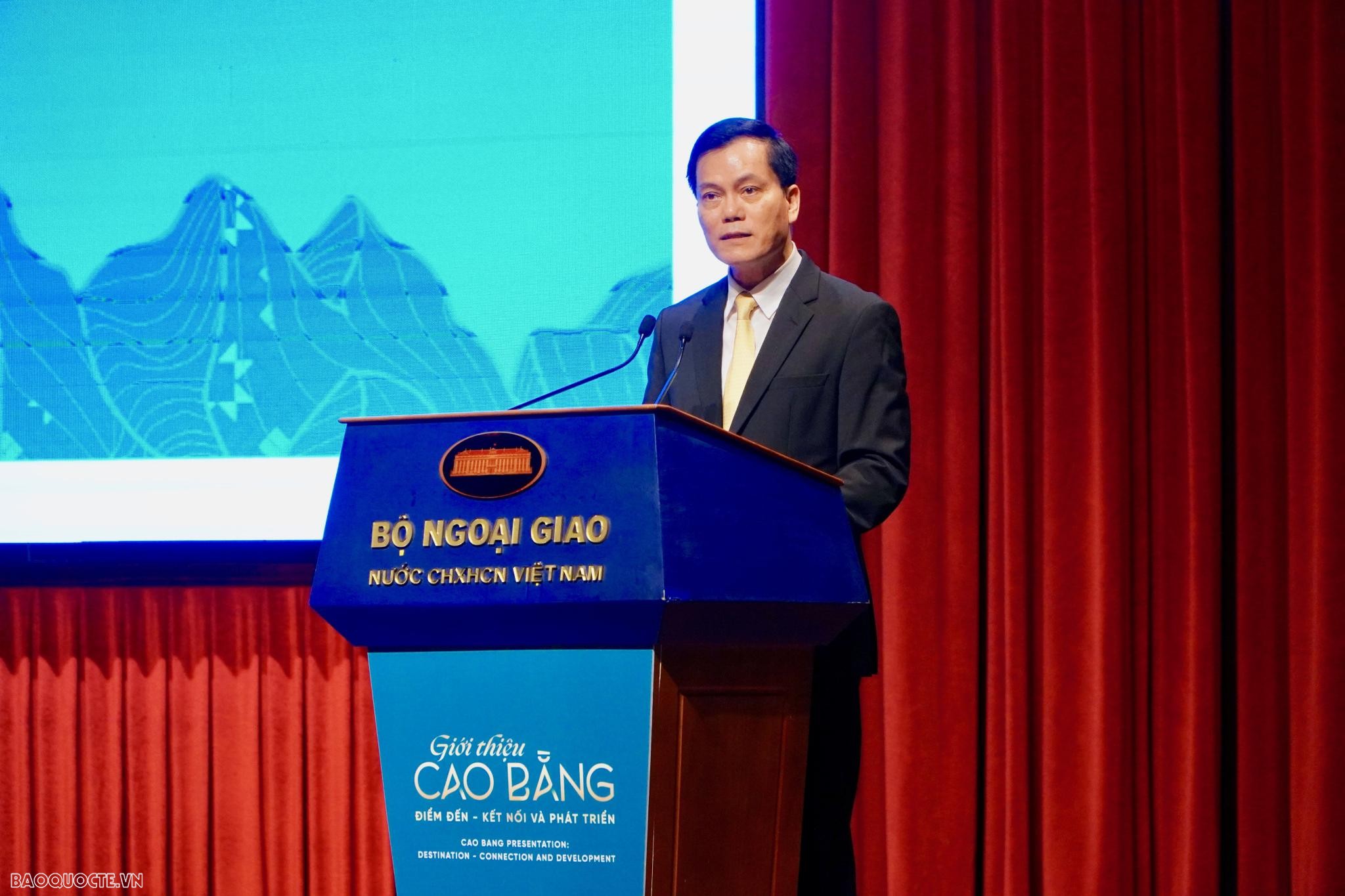 Conference promotes strength, potential of Cao Bang