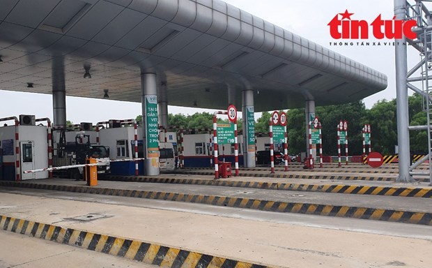 Nearly 5 million vehicles attached electronic toll collection tags | Society | Vietnam+ (VietnamPlus)
