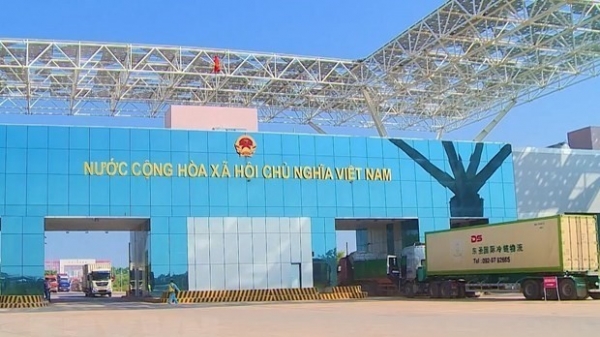 Cross border trade at Mong Cai Border Gate reaches 2.5 billion USD in 9 months