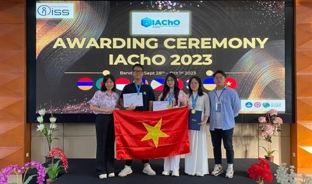 Hanoi students win gold medals at International Applied Chemistry Olympiad