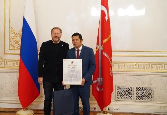 St. Petersburg awarded individuals for contributions to Russia-Vietnam friendship