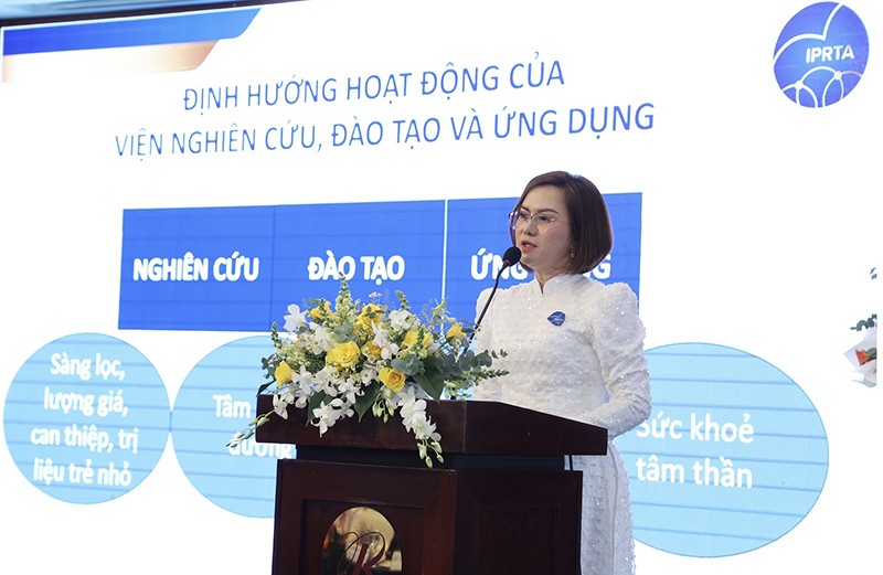 Institute Director Nguyen Thi Thuy Dung speaking at the launch of the IPRTA.