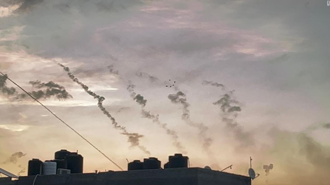 Căng thẳng mới ở Trung Đ&ocirc;ng: Israel tuy&ecirc;n bố 'b&aacute;o động t&igrave;nh trạng chiến tranh', Hamas ph&oacute;ng hơn 5.000 quả rocket. (Nguồn CNN)