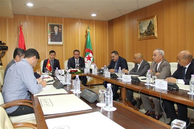 Algeria-Vietnam Friendship Parliamentarians' Group makes debut in Algiers