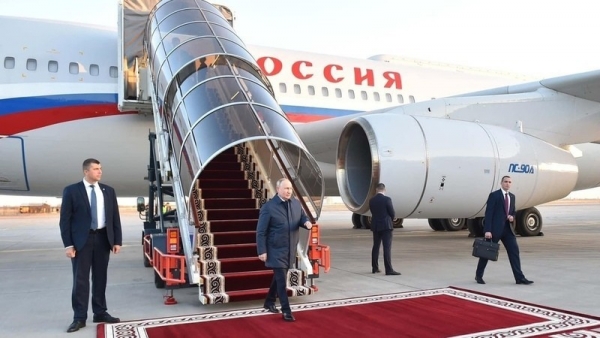 Tổng thống Nga thăm chính thức Kyrgyzstan, chuẩn bị tham dự Hội nghị thượng đỉnh SNG
