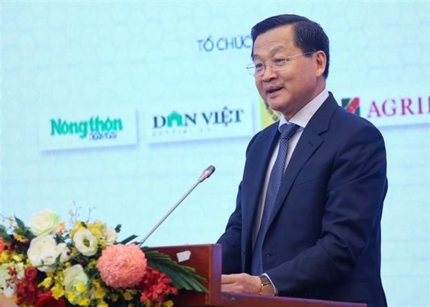 Deputy PM Le Minh Khai attends National Farmers' Forum on collective economy