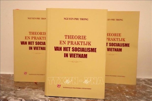 Int'l friends praise Party leader's book on socialism in Vietnam