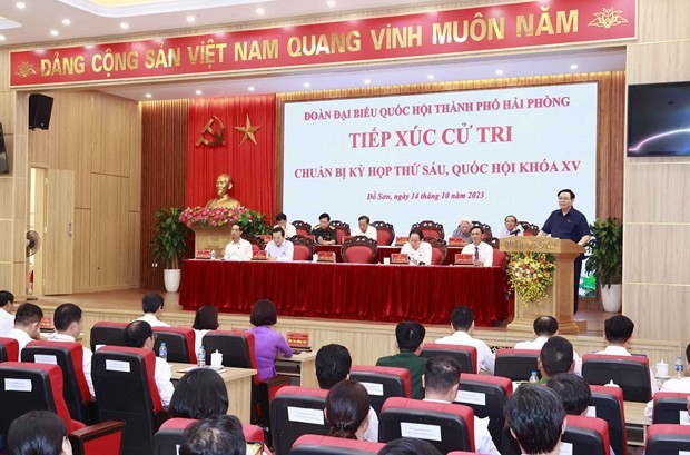 National Assembly Chairman Vuong Dinh Hue speaks at the meeting. (Photo: VNA)