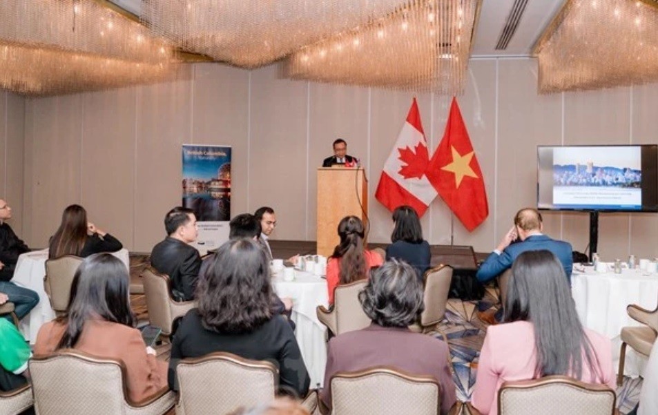 Việt Nam l&agrave; cửa ng&otilde; để c&aacute;c doanh nghiệp Canada muốn tiếp cận thị trường hơn 600 triệu d&acirc;n của ASEAN