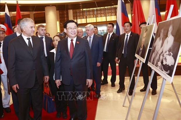 NA Chairman Vuong Dinh Hue, Russian State Duma Chairman hold talks in Hanoi