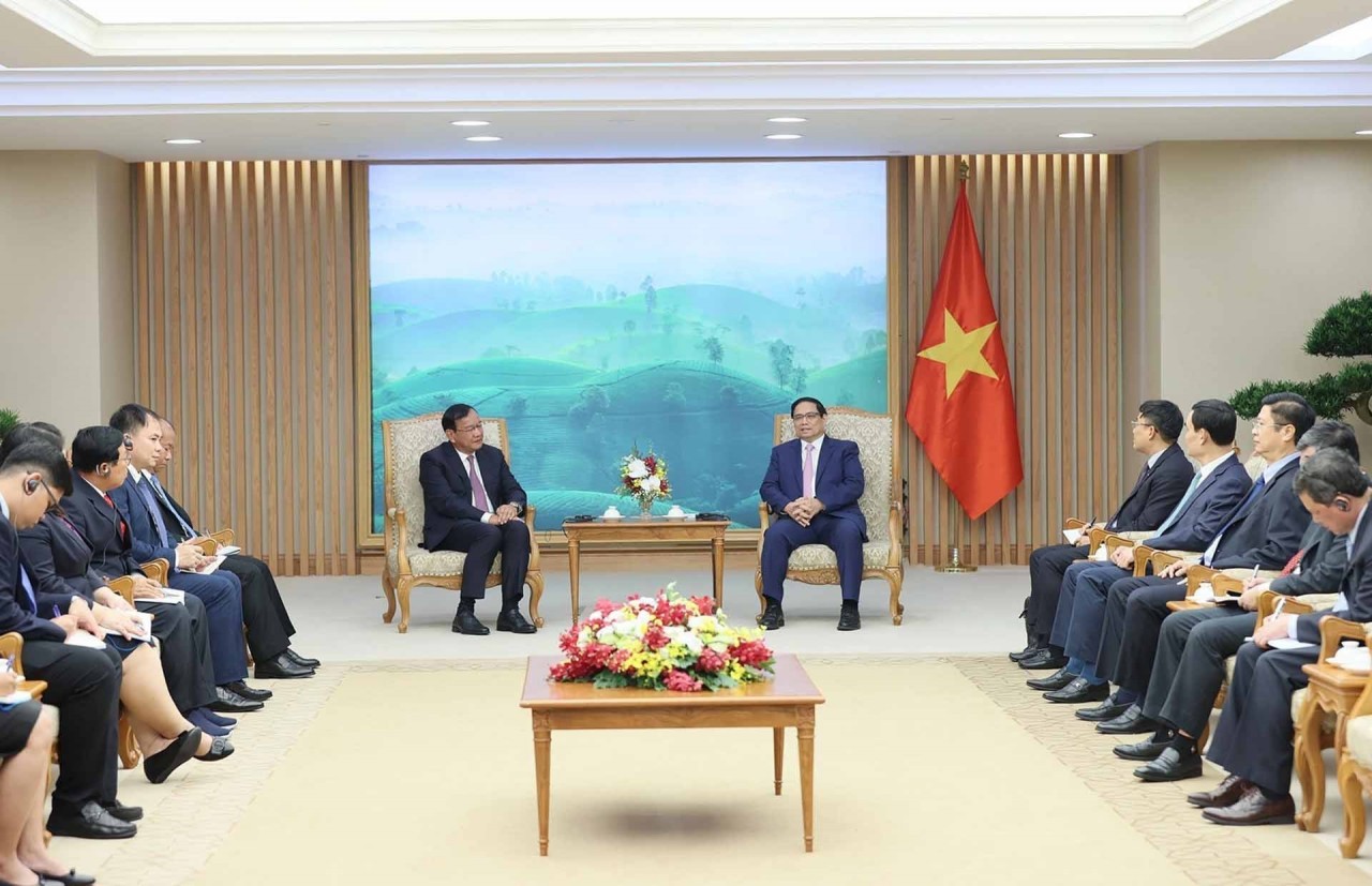Prime Minister Pham Minh Chinh receives high-ranking Cambodian Party official